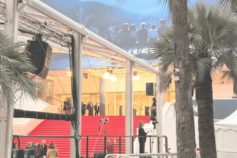 photo des marches du palais des festival de cannes côte d'azur